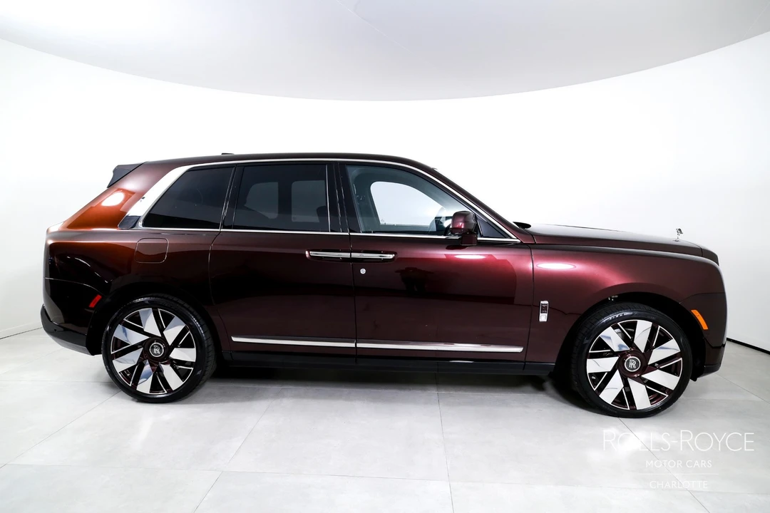 2025 Rolls-Royce Cullinan - Image 10 of 12