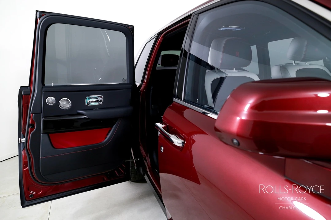 2025 Rolls-Royce Cullinan - Image 27 of 31
