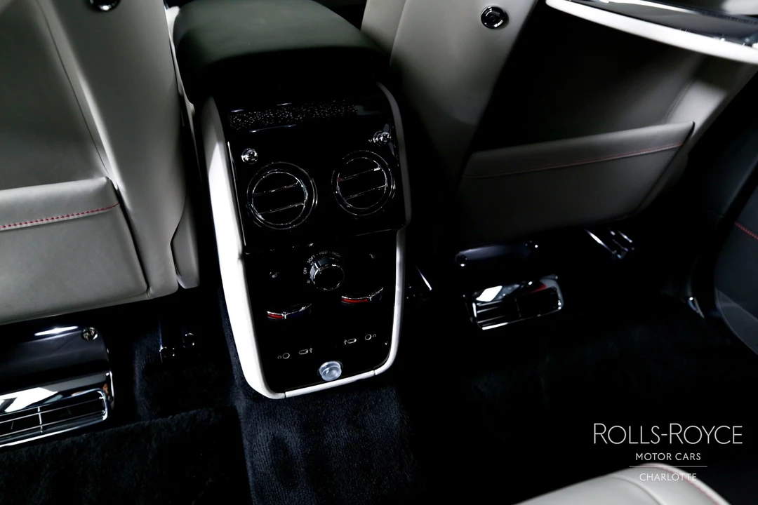 2025 Rolls-Royce Cullinan - Image 20 of 31