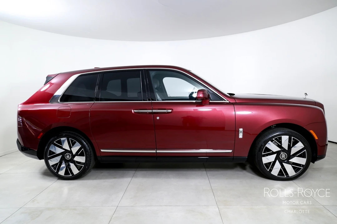 2025 Rolls-Royce Cullinan - Image 10 of 31