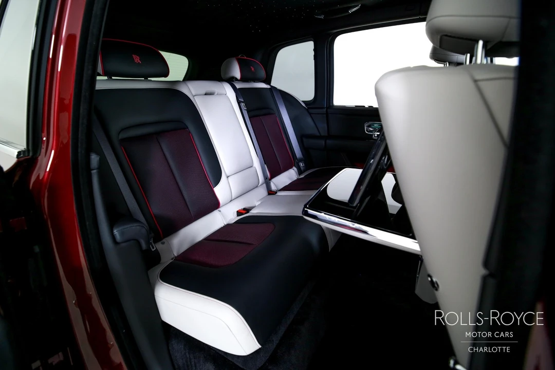 2025 Rolls-Royce Cullinan - Image 28 of 31
