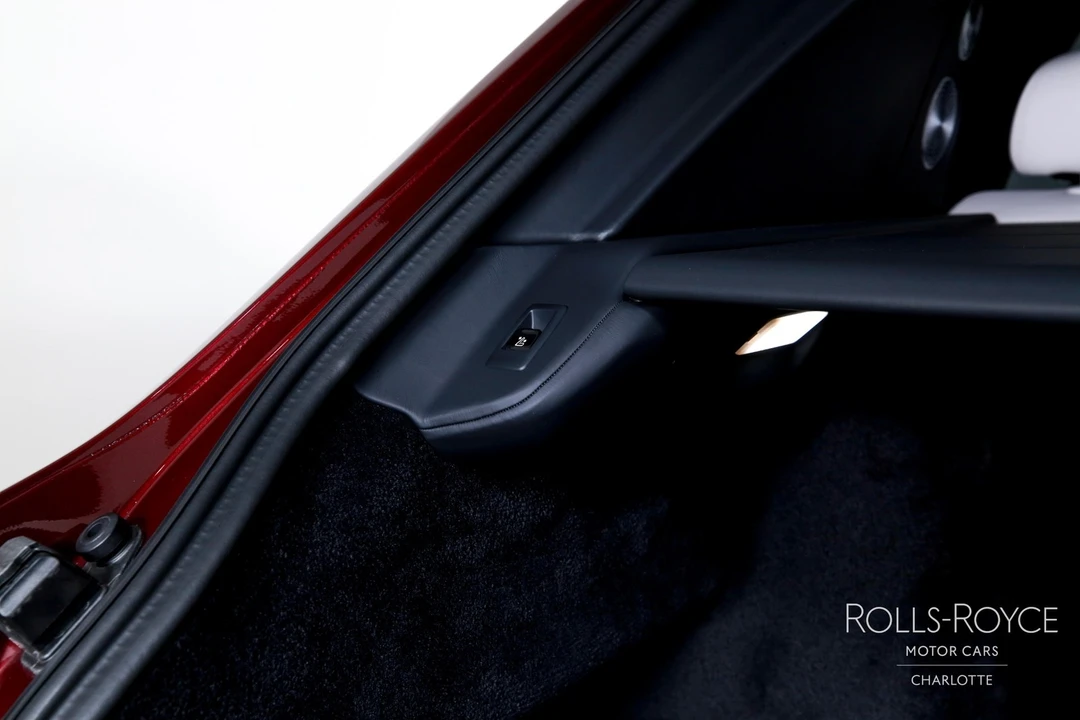 2025 Rolls-Royce Cullinan - Image 25 of 31