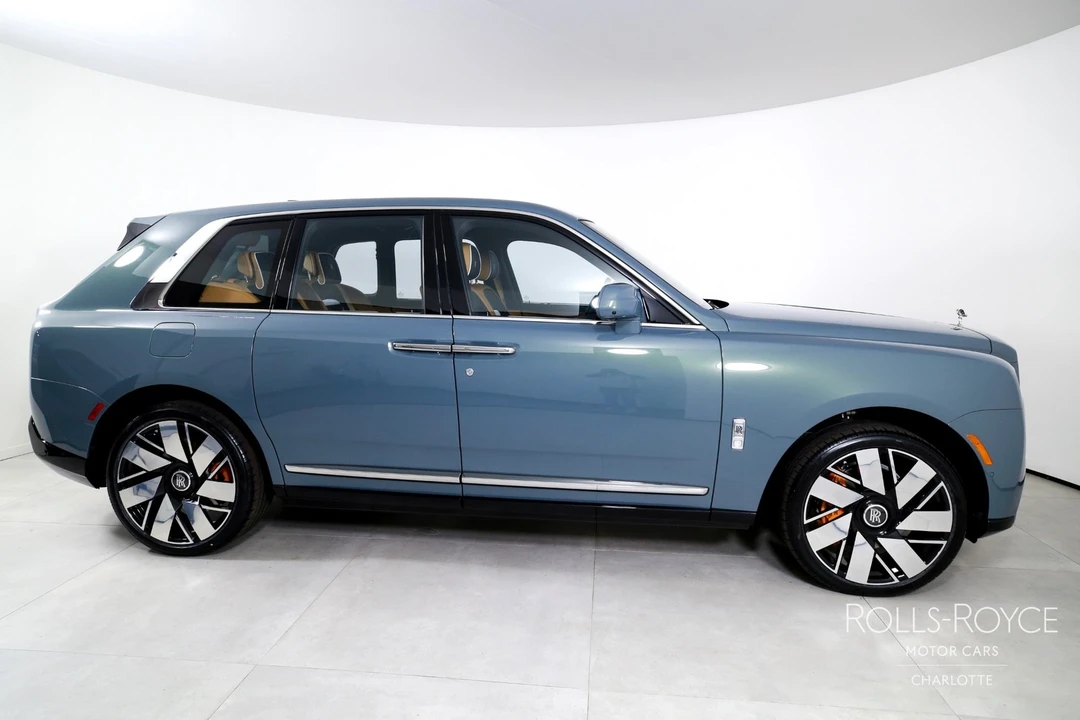 2025 Rolls-Royce Cullinan - Image 10 of 12