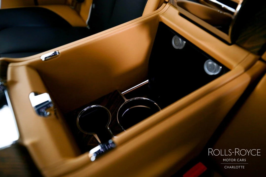 2025 Rolls-Royce Cullinan - Image 24 of 31