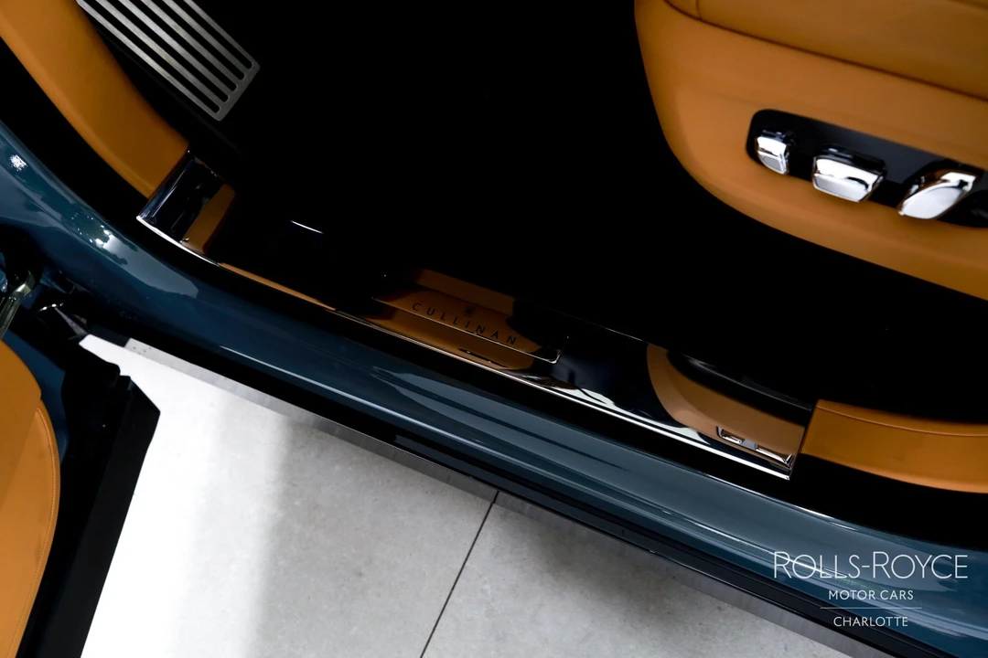 2025 Rolls-Royce Cullinan - Image 16 of 21
