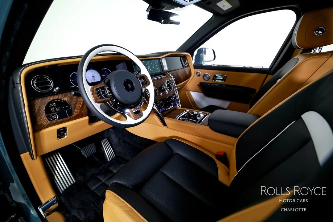 2025 Rolls-Royce Cullinan - Image 4 of 12