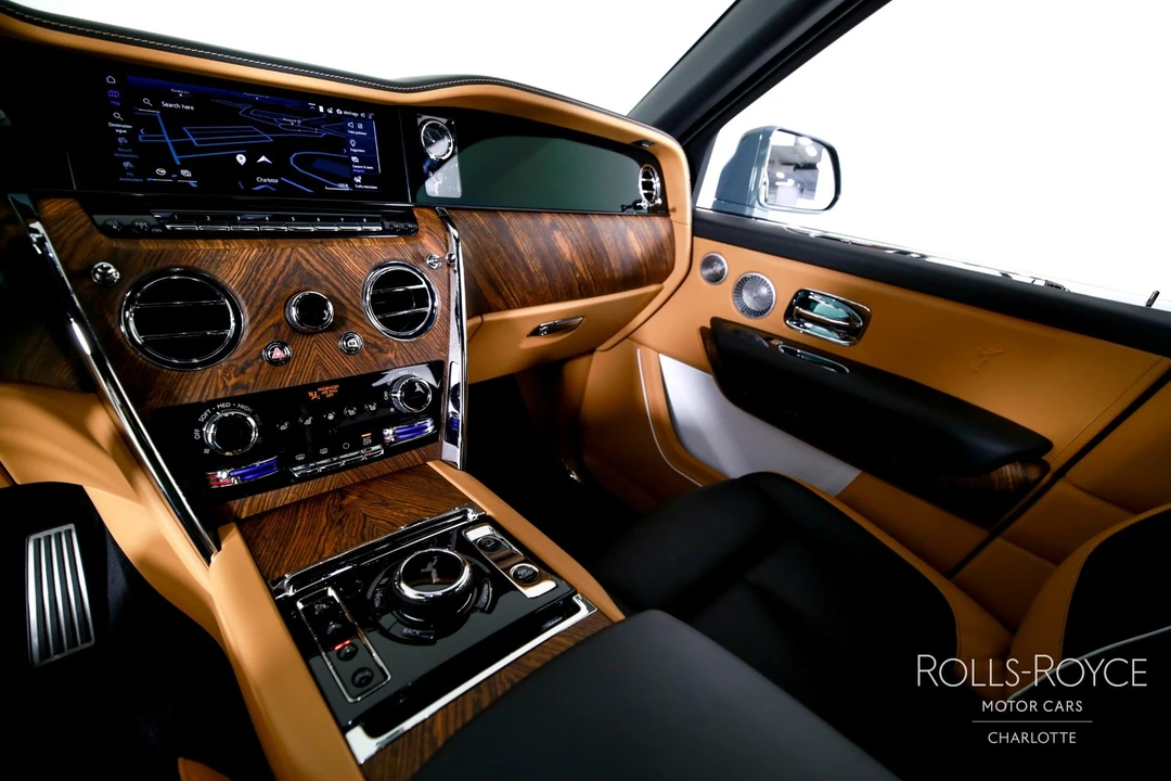 2025 Rolls-Royce Cullinan - Image 15 of 21
