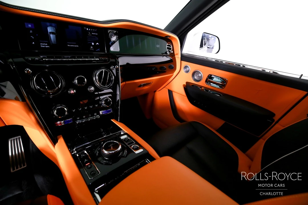 2025 Rolls-Royce Cullinan - Image 16 of 31
