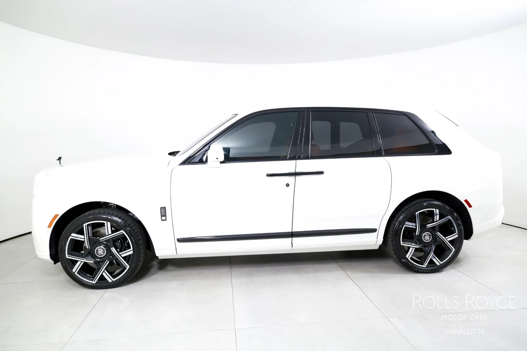 2025 Rolls-Royce Cullinan - Image 3 of 31