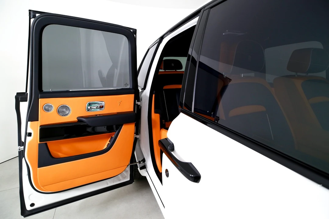 2025 Rolls-Royce Cullinan - Image 28 of 31