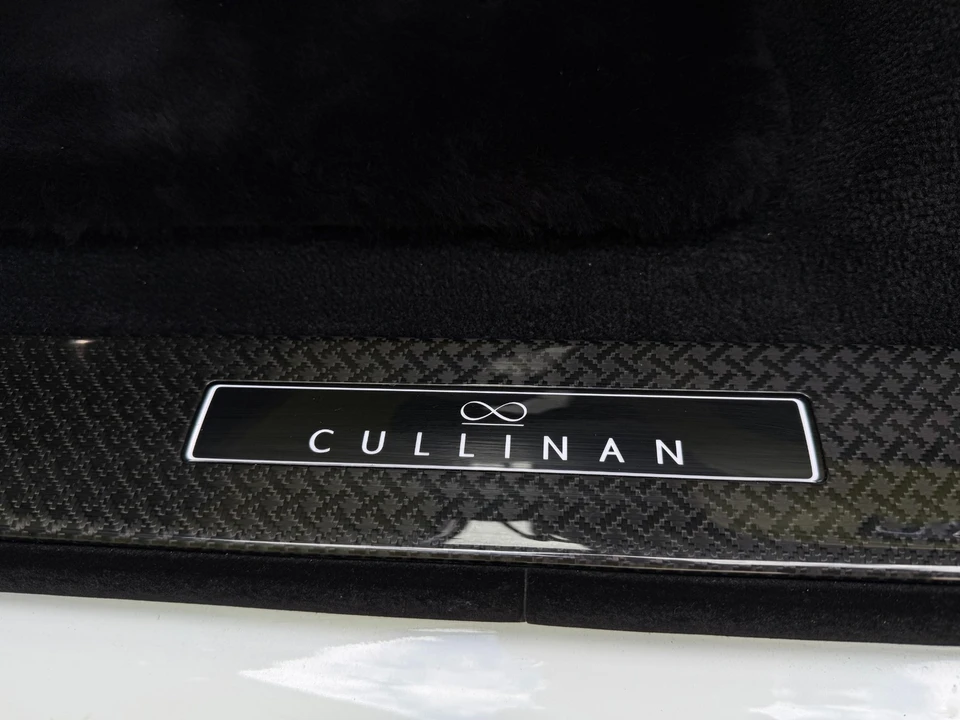 2025 Rolls-Royce Cullinan - Image 27 of 31