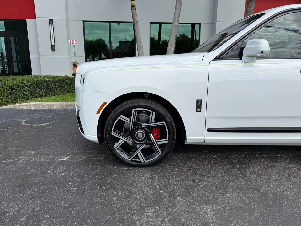 2025 Rolls-Royce Cullinan - Image 13 of 31
