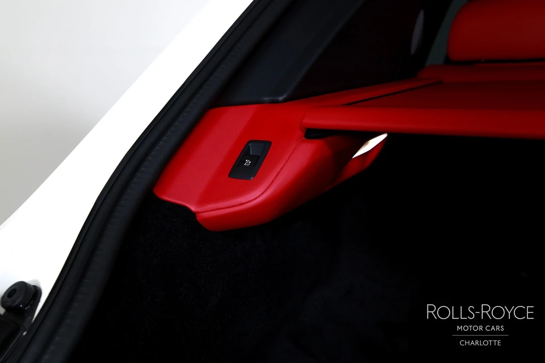2025 Rolls-Royce Cullinan - Image 27 of 31
