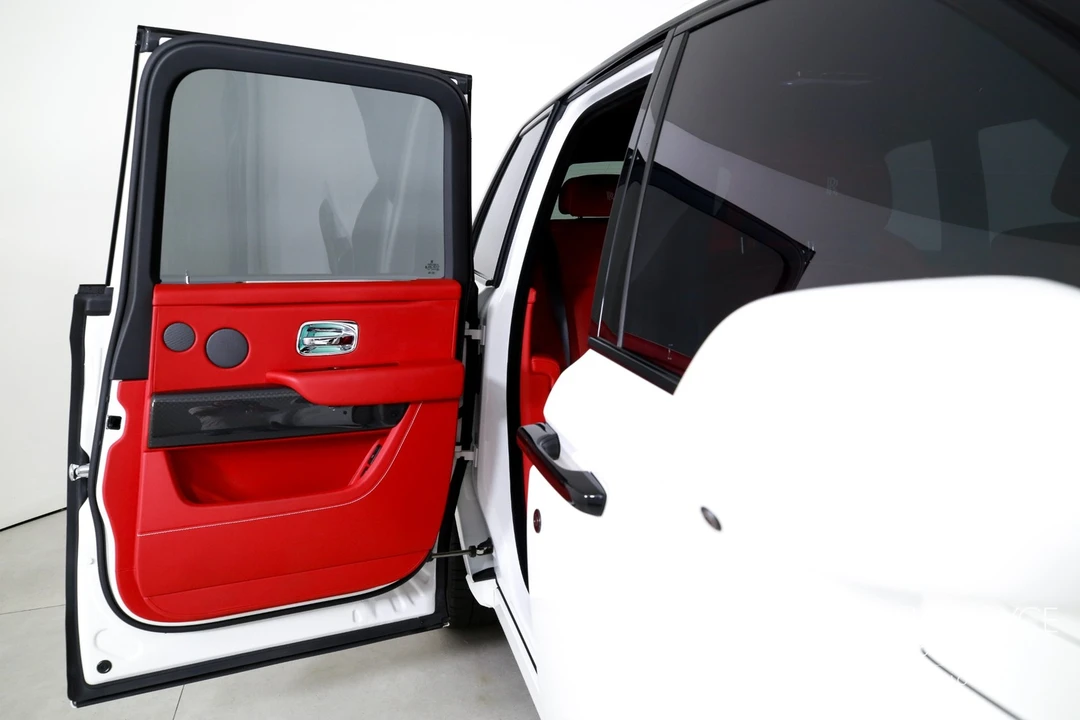 2025 Rolls-Royce Cullinan - Image 28 of 31