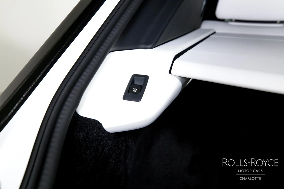 2025 Rolls-Royce Cullinan - Image 24 of 31