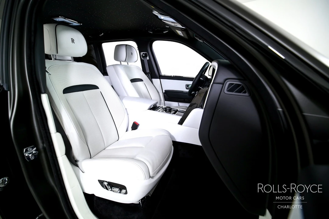 2025 Rolls-Royce Cullinan - Image 30 of 31