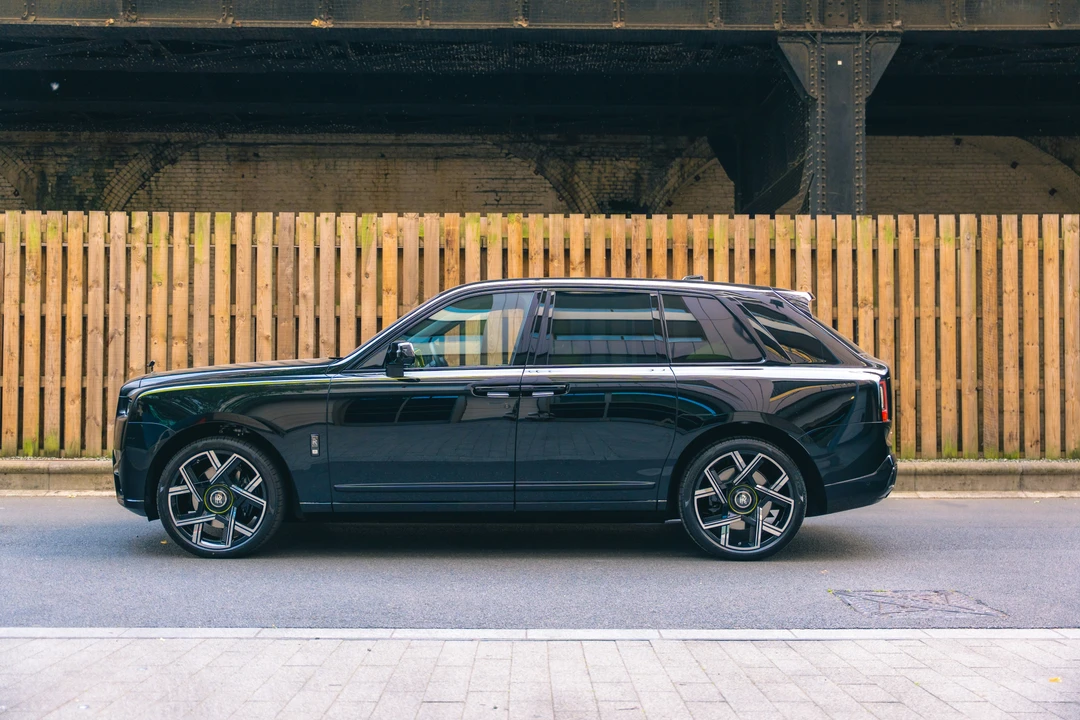 2025 Rolls-Royce Cullinan Black Badge - Image 8 of 21