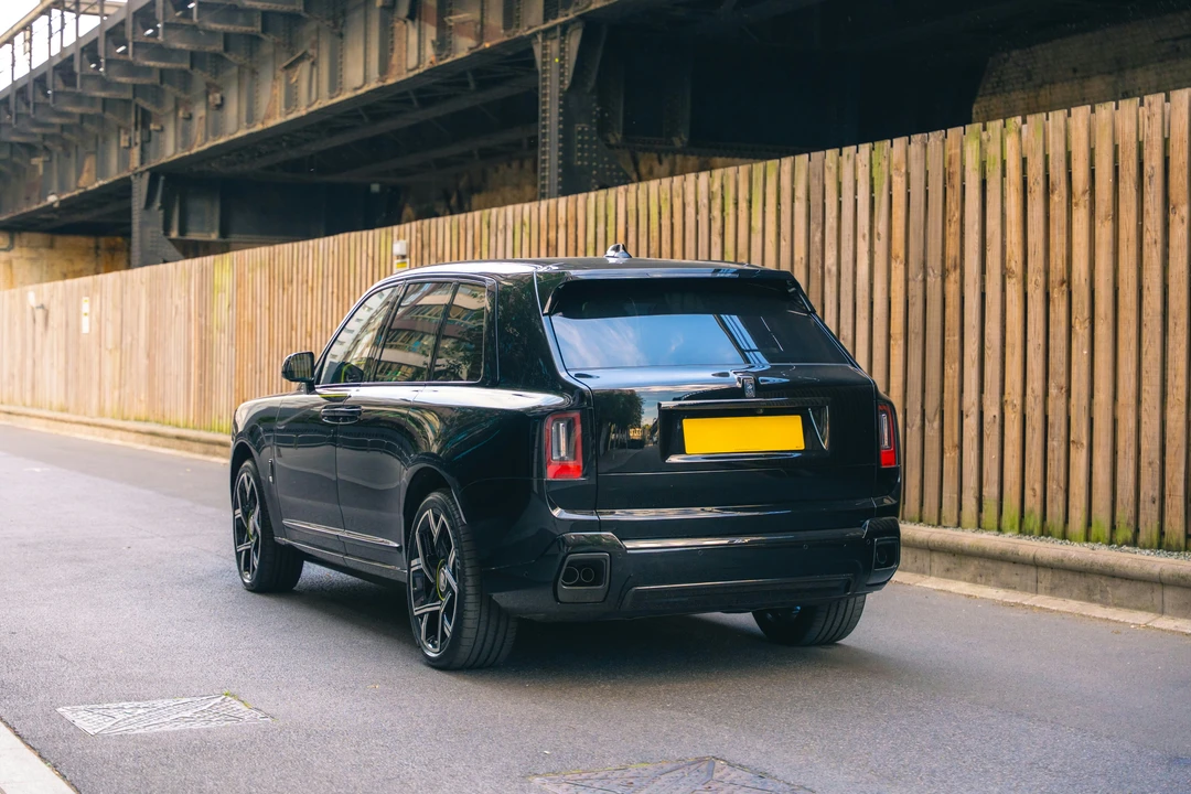 2025 Rolls-Royce Cullinan Black Badge - Image 15 of 21