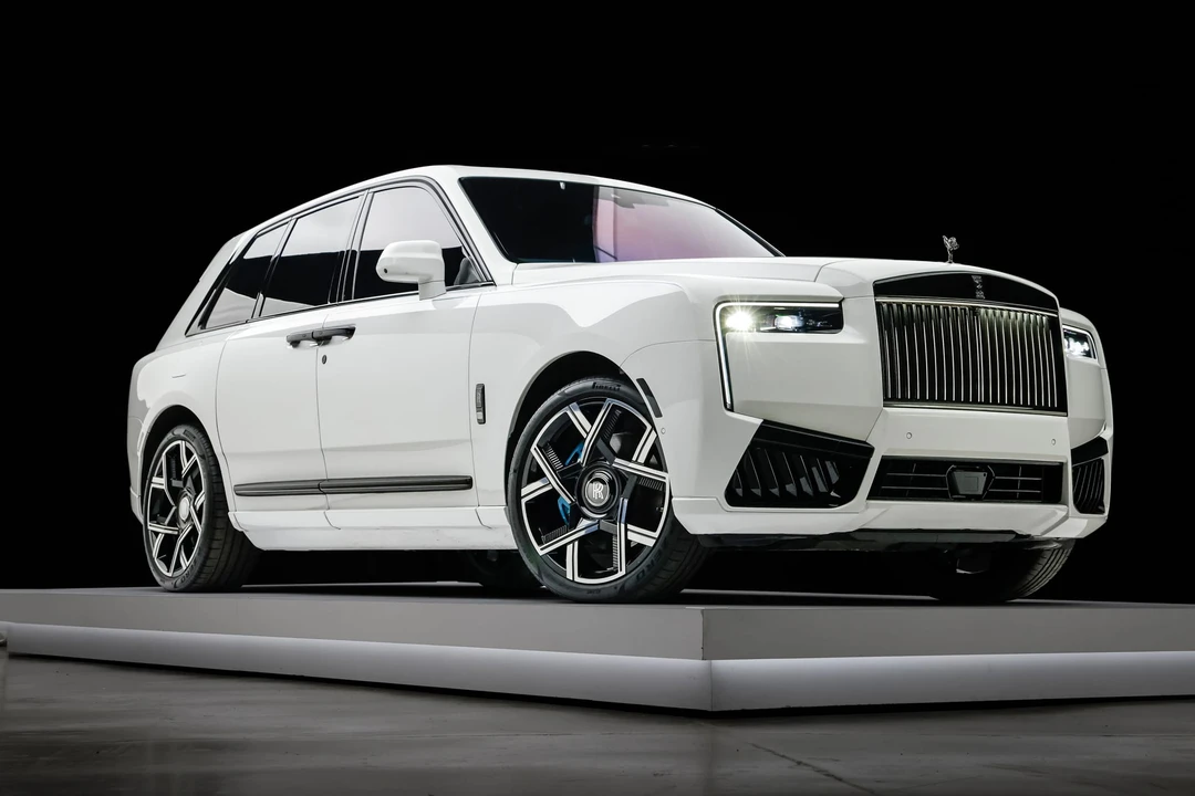 2025 Rolls-Royce Cullinan Black Badge - Image 12 of 31
