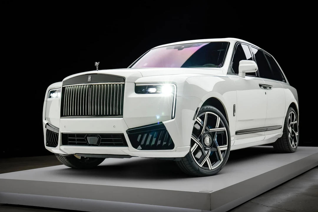 2025 Rolls-Royce Cullinan Black Badge - Image 5 of 31