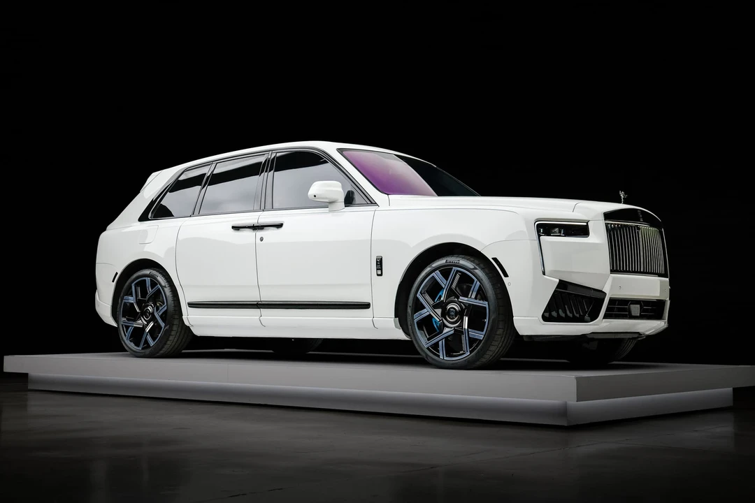 2025 Rolls-Royce Cullinan Black Badge - Image 14 of 31
