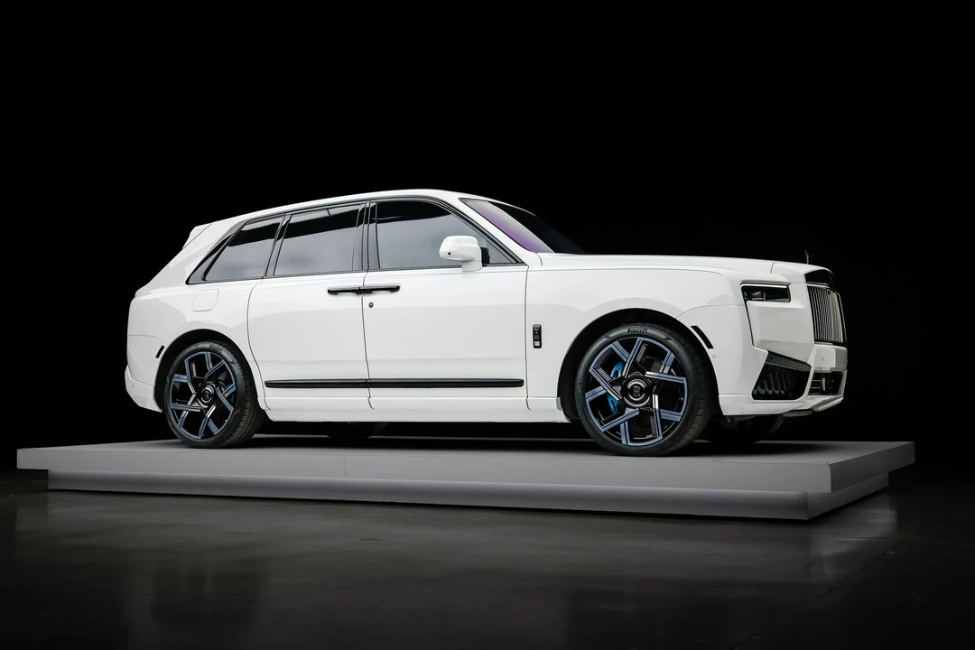 2025 Rolls-Royce Cullinan Black Badge - Image 15 of 31