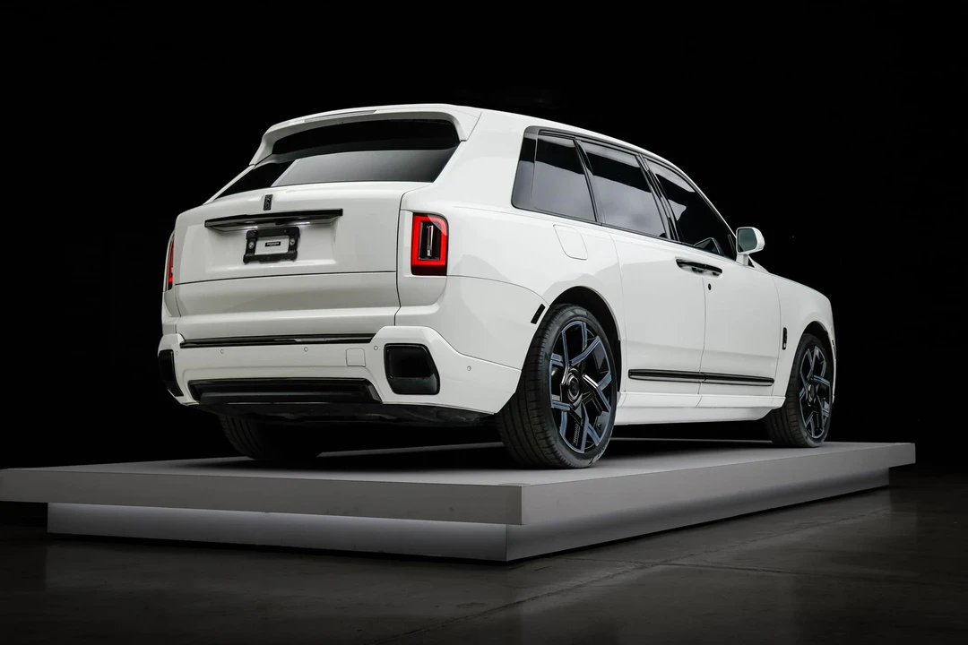 2025 Rolls-Royce Cullinan Black Badge - Image 19 of 31