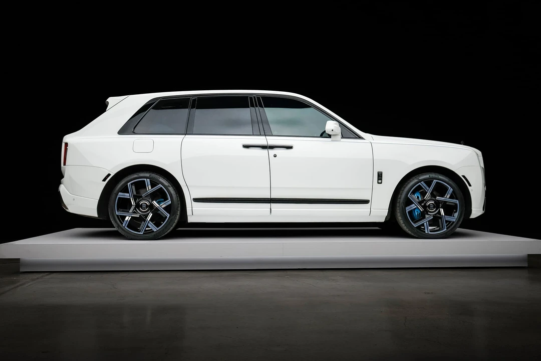 2025 Rolls-Royce Cullinan Black Badge - Image 16 of 31