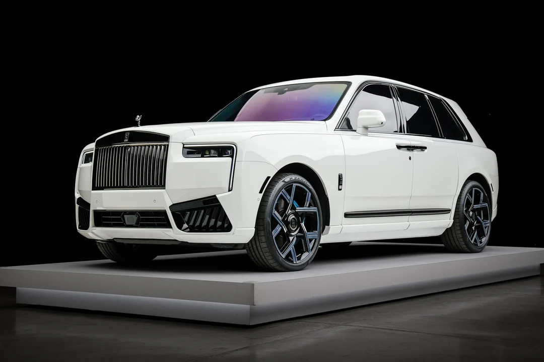 2025 Rolls-Royce Cullinan Black Badge - Image 4 of 31