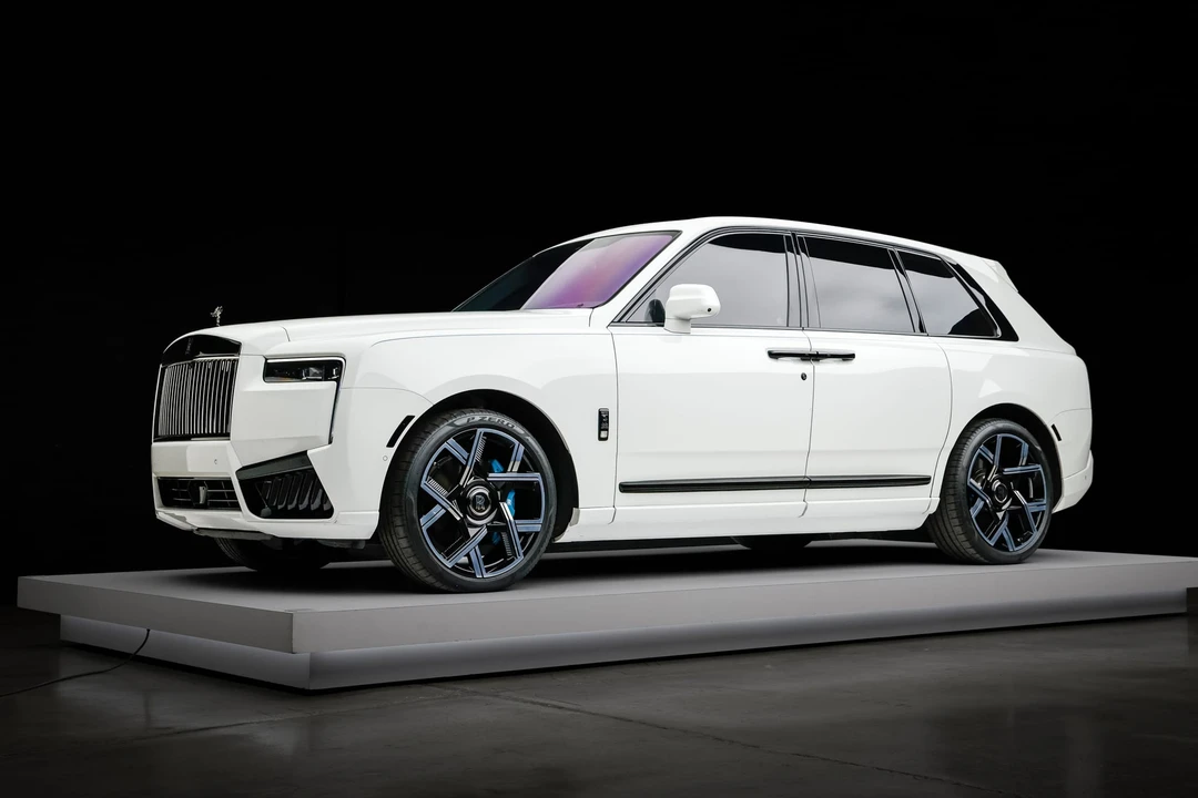 2025 Rolls-Royce Cullinan Black Badge - Image 3 of 31