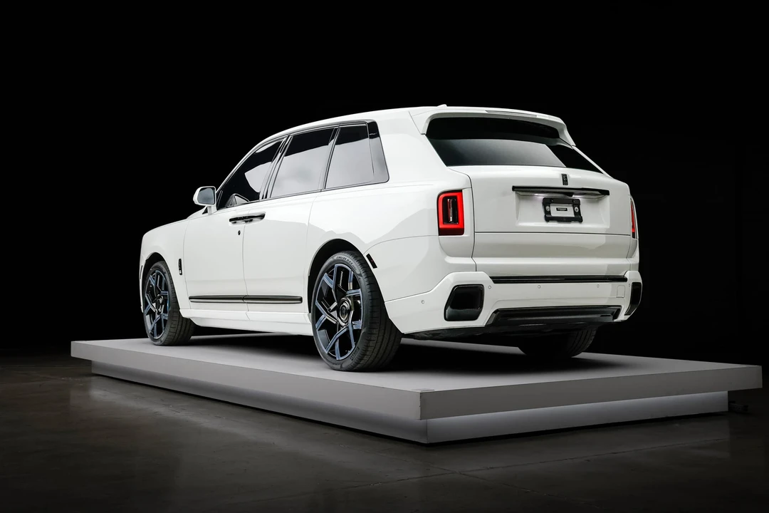 2025 Rolls-Royce Cullinan Black Badge - Image 23 of 31