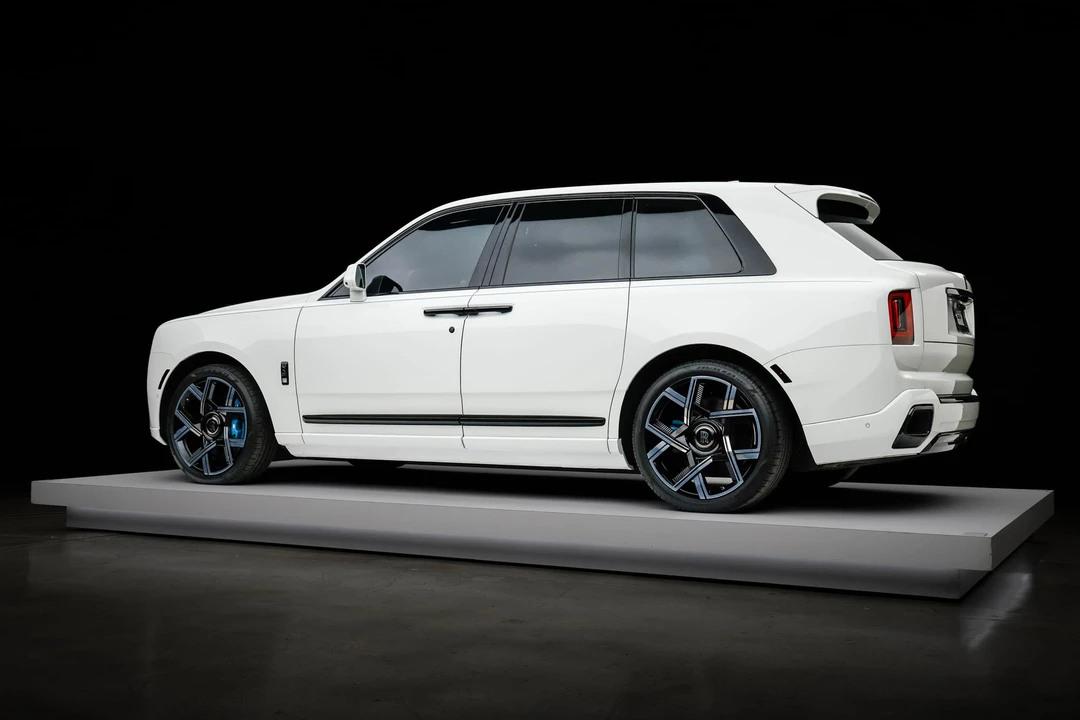 2025 Rolls-Royce Cullinan Black Badge - Image 26 of 31