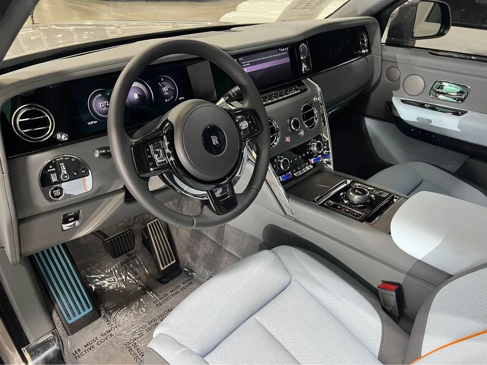 2025 Rolls-Royce Cullinan - Image 8 of 10