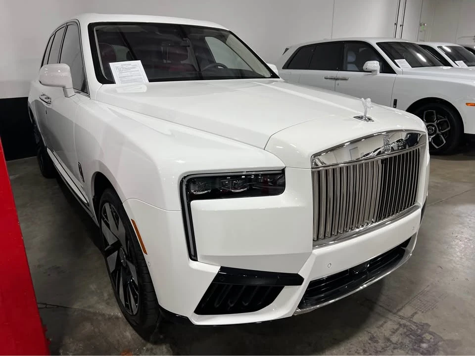 2025 Rolls-Royce Cullinan - Image 3 of 15