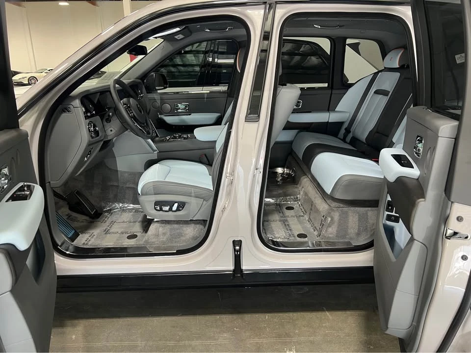 2025 Rolls-Royce Cullinan - Image 6 of 10