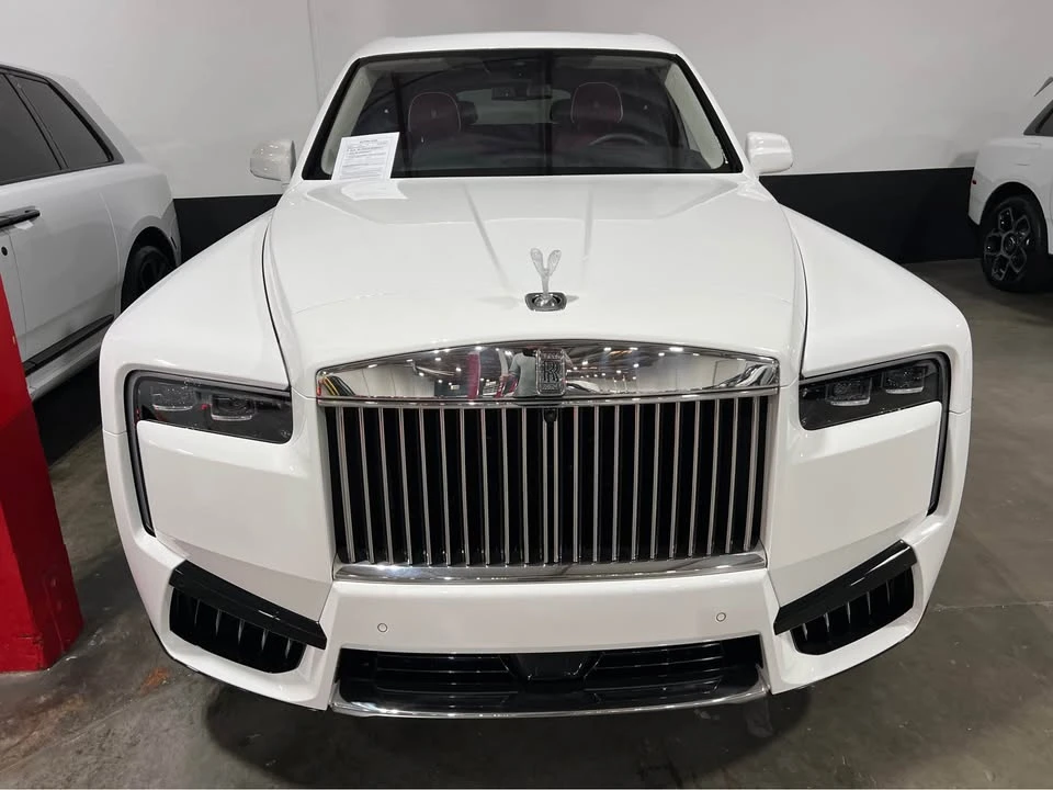2025 Rolls-Royce Cullinan - Image 2 of 15