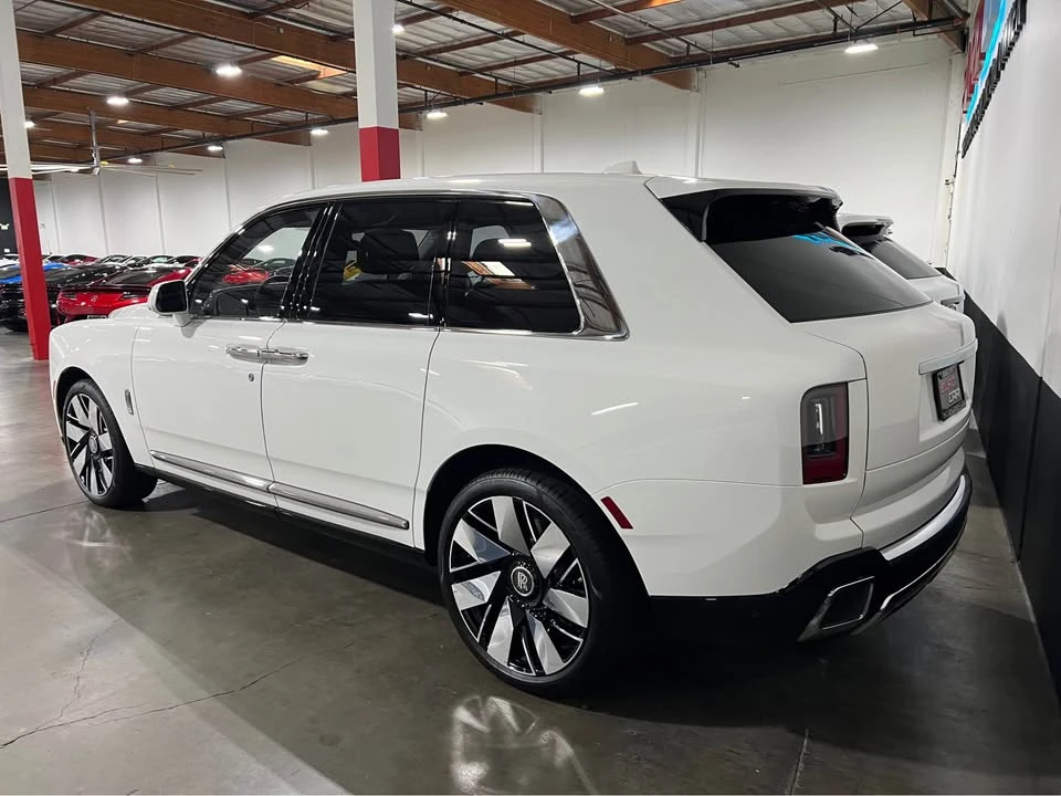2025 Rolls-Royce Cullinan - Image 7 of 15