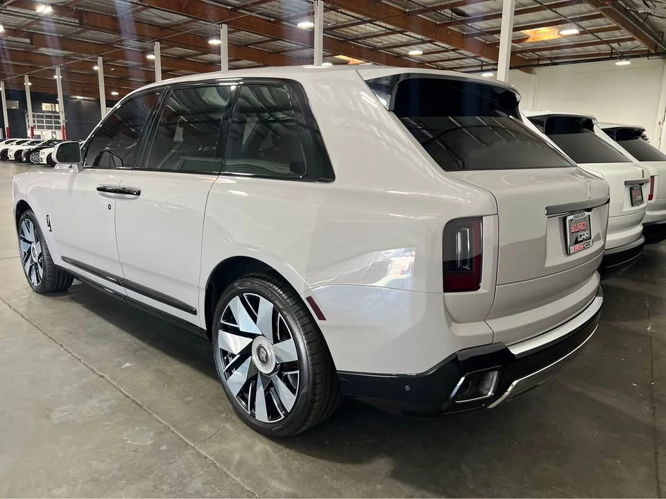 2025 Rolls-Royce Cullinan - Image 3 of 10