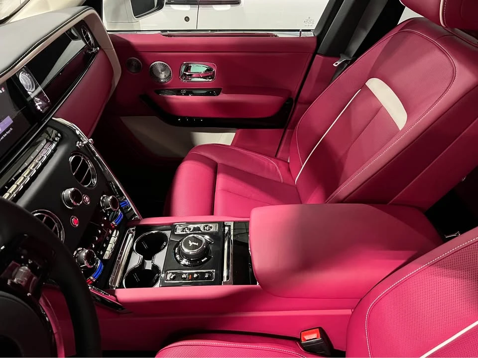 2025 Rolls-Royce Cullinan - Image 14 of 15