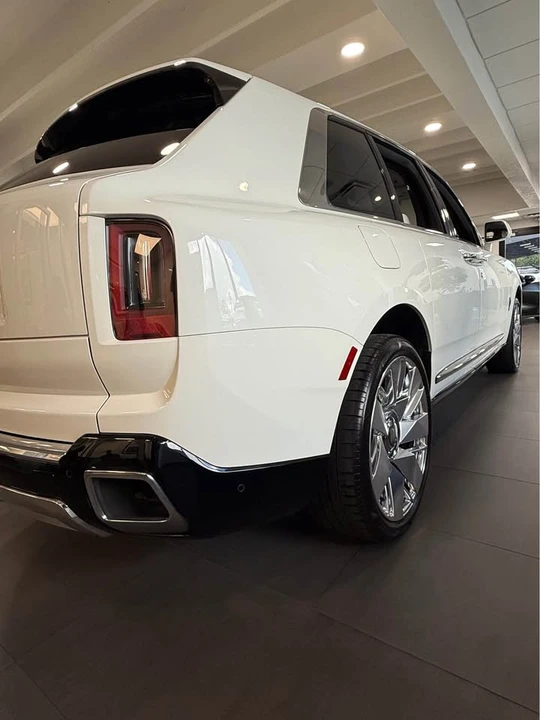 2025 Rolls-Royce Cullinan - Image 3 of 12