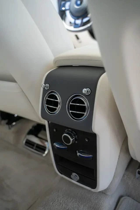 2025 Rolls-Royce Cullinan - Image 9 of 14