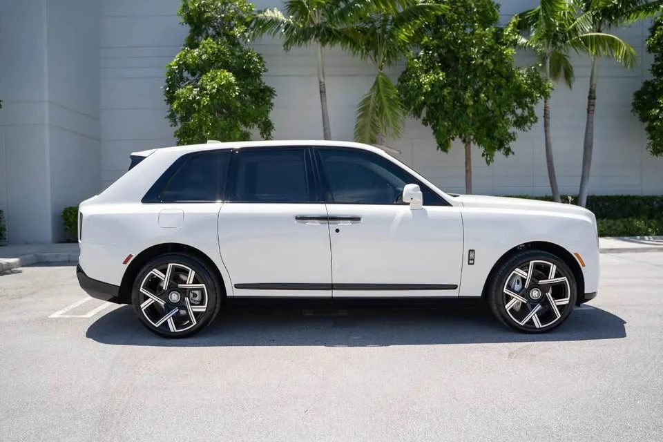 2025 Rolls-Royce Cullinan - Image 11 of 14
