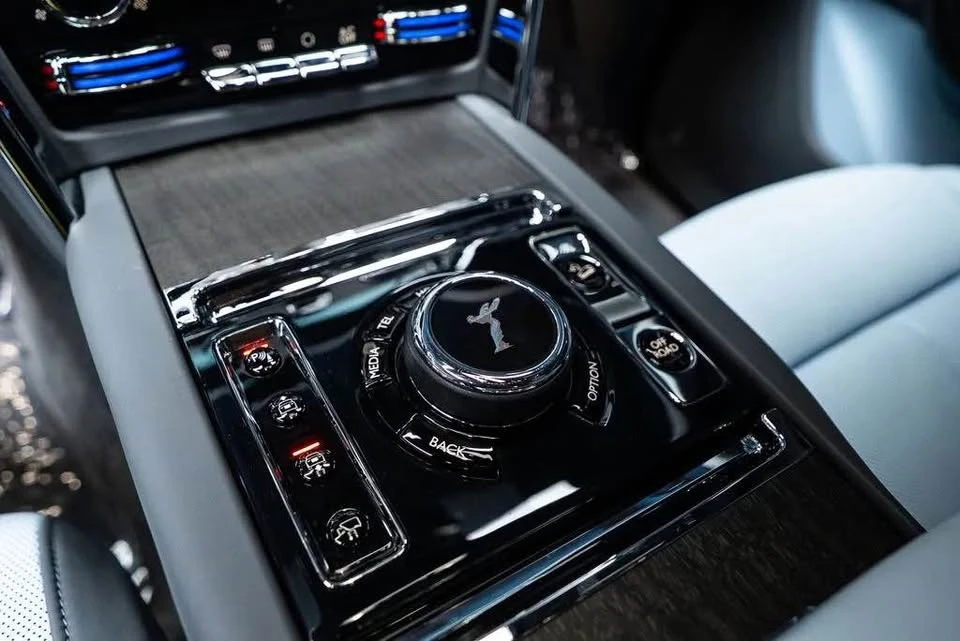 2025 Rolls-Royce Cullinan - Image 18 of 18