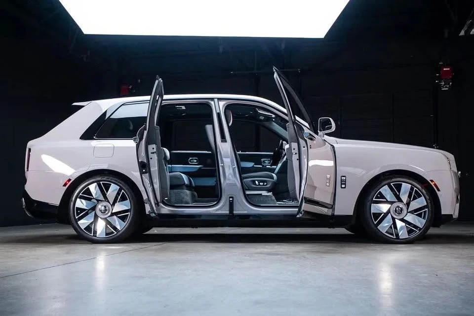2025 Rolls-Royce Cullinan - Image 7 of 18