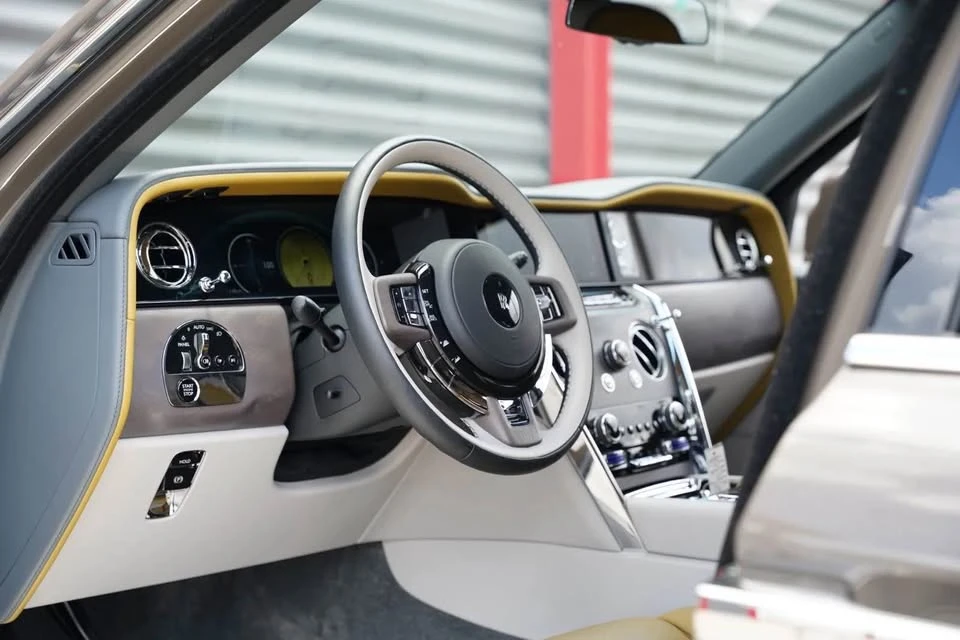 2025 Rolls-Royce Cullinan - Image 6 of 20