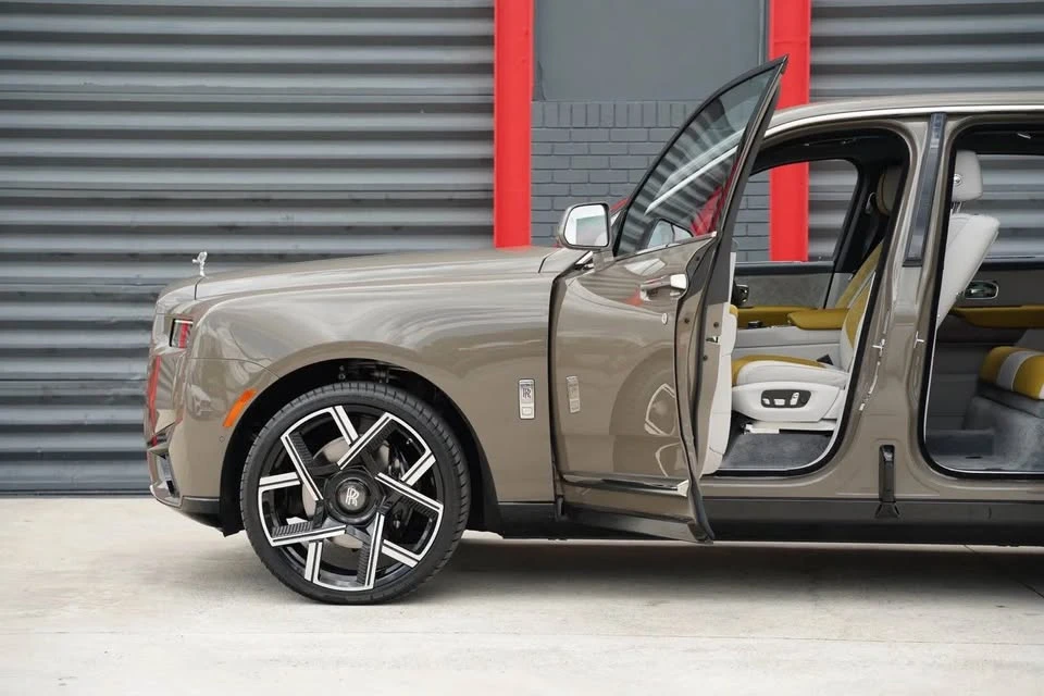 2025 Rolls-Royce Cullinan - Image 4 of 20