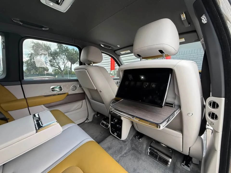 2025 Rolls-Royce Cullinan - Image 14 of 20