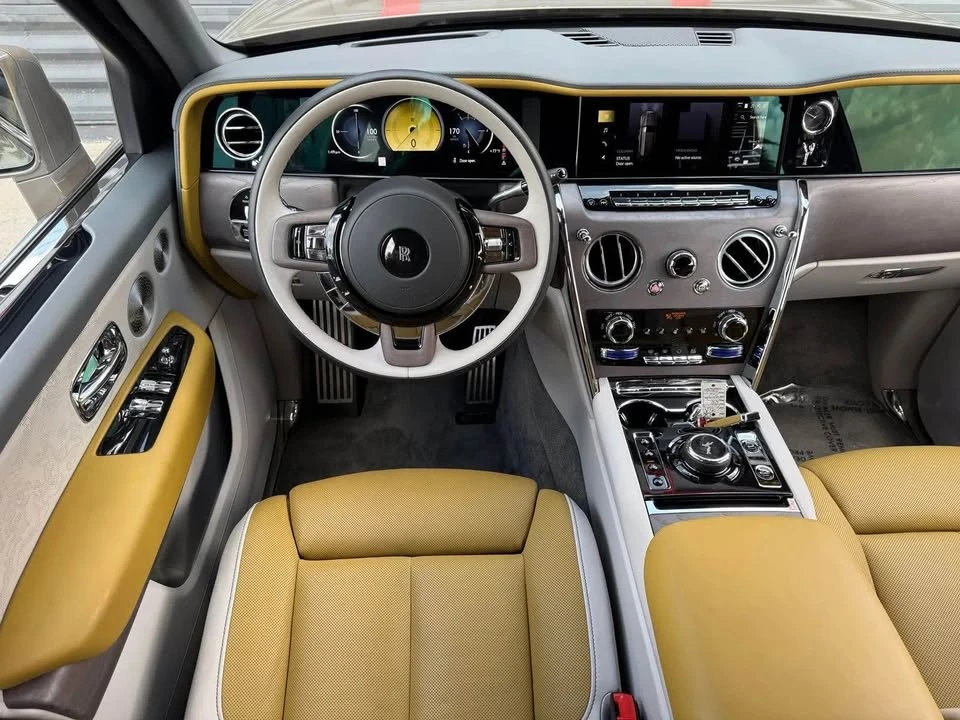 2025 Rolls-Royce Cullinan - Image 15 of 20