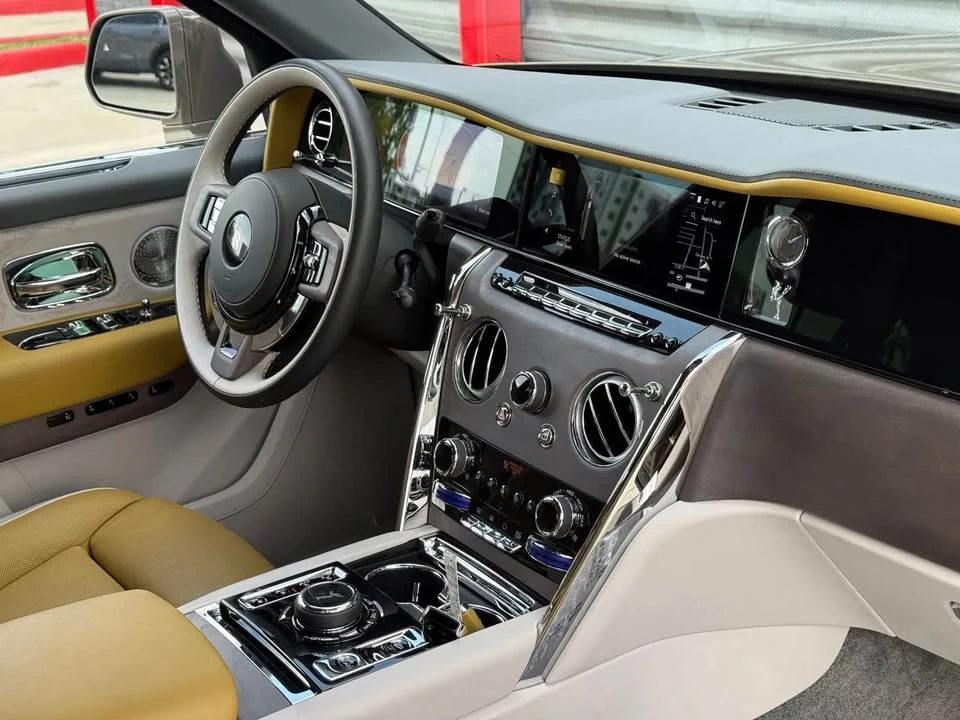 2025 Rolls-Royce Cullinan - Image 16 of 20