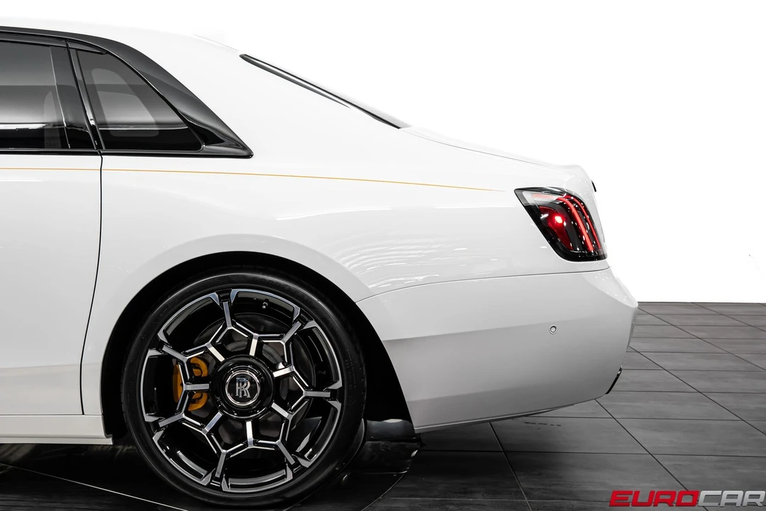 2025 Rolls-Royce Ghost Black Badge 2nd Gen - Image 16 of 31